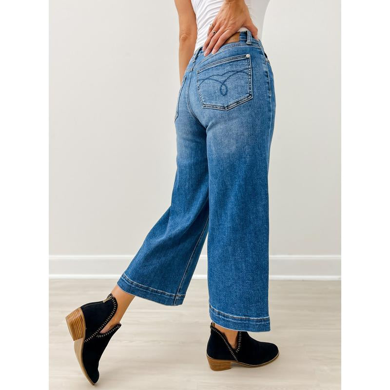 Judy Blue DENIM REVIVAL Mid-Rise Cropped Jeans